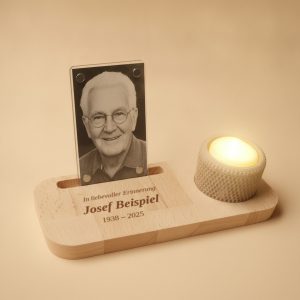 Gedenkbrett aus Buche mit Foto, Name und LED-Licht – In liebevoller Erinnerung