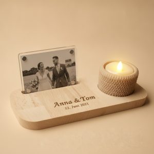 Personalisiertes Hochzeitsgeschenk aus Buche mit Foto, Namen, Datum und LED-Licht
